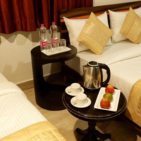 Hotel Classic Plaza At Delhi Airport New Delhi Exterior photo
