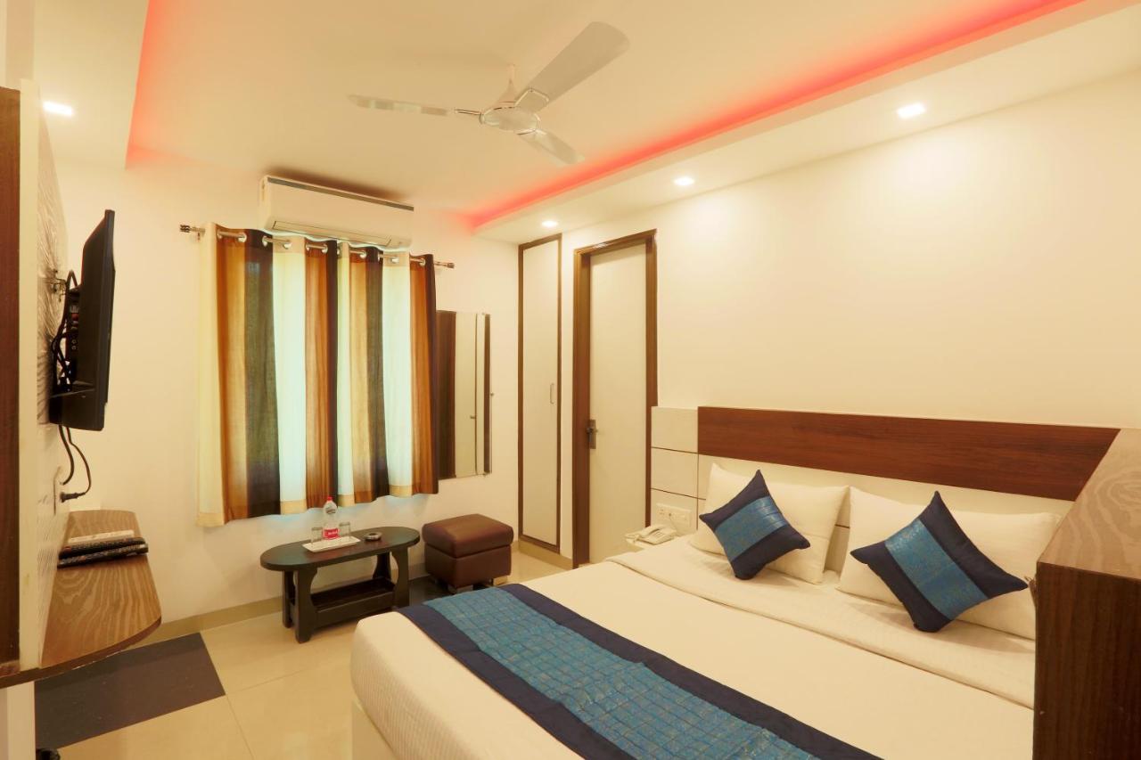 Hotel Classic Plaza At Delhi Airport New Delhi Exterior photo