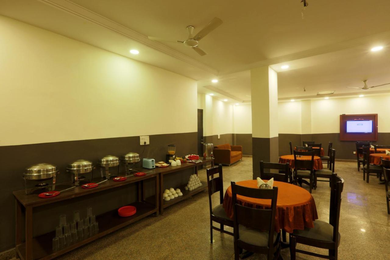 Hotel Classic Plaza At Delhi Airport New Delhi Exterior photo